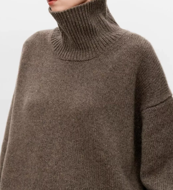 Anneliese | Cable-Knit Turtleneck Sweater