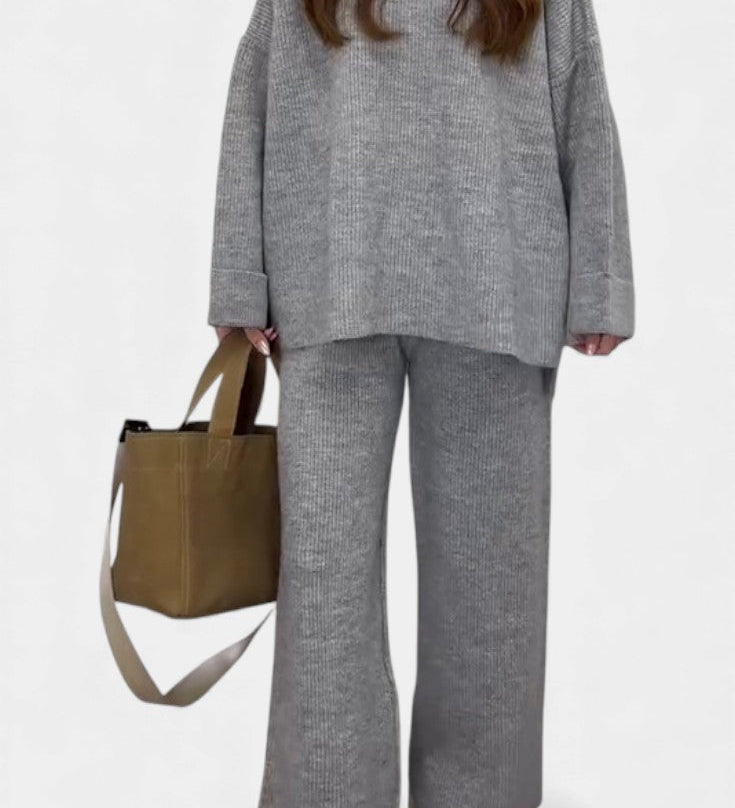 Quirina Relaxed Ensemble with Round Neckline and Flowing Pants